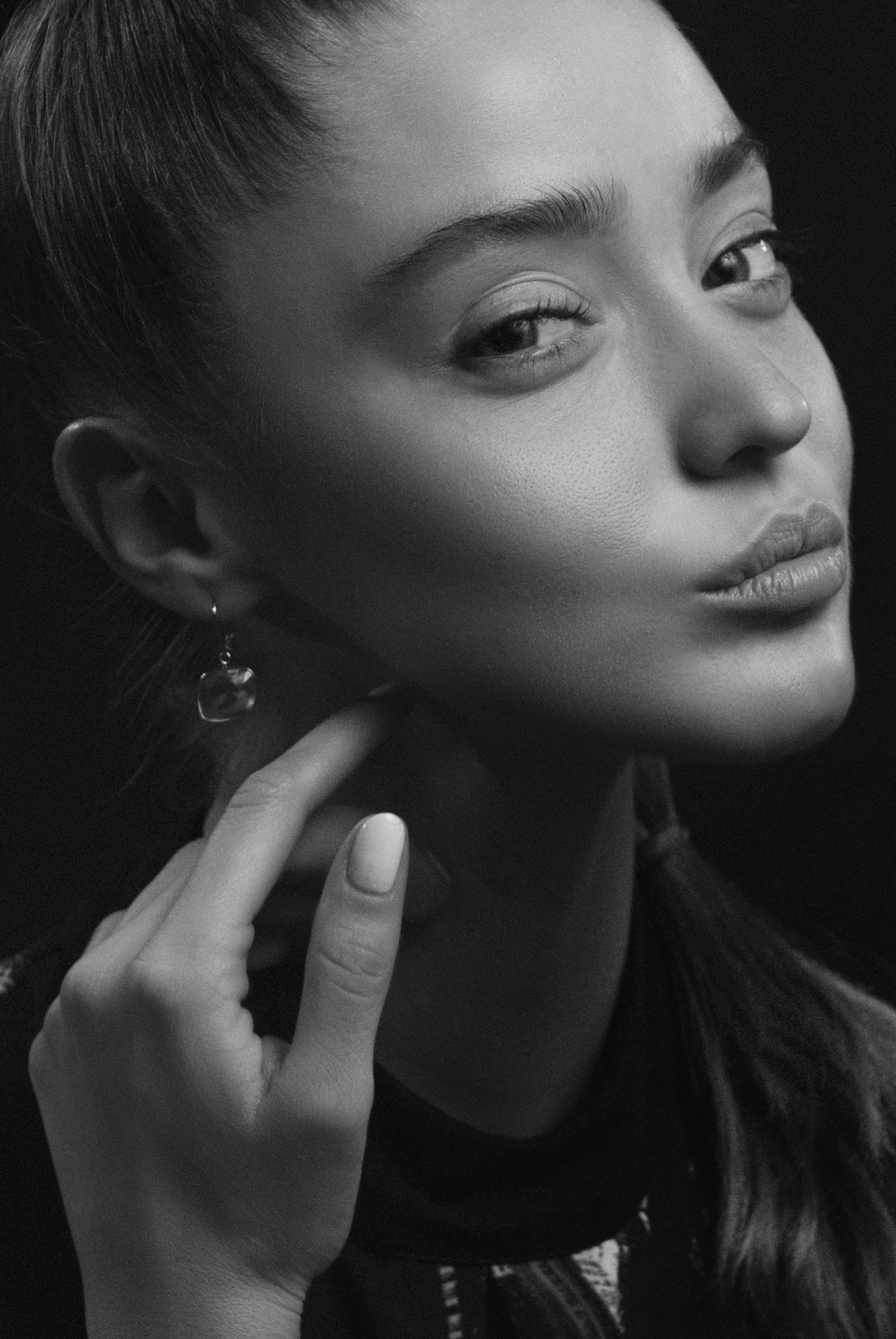 Investors analyzing REIT performance graphs 2025