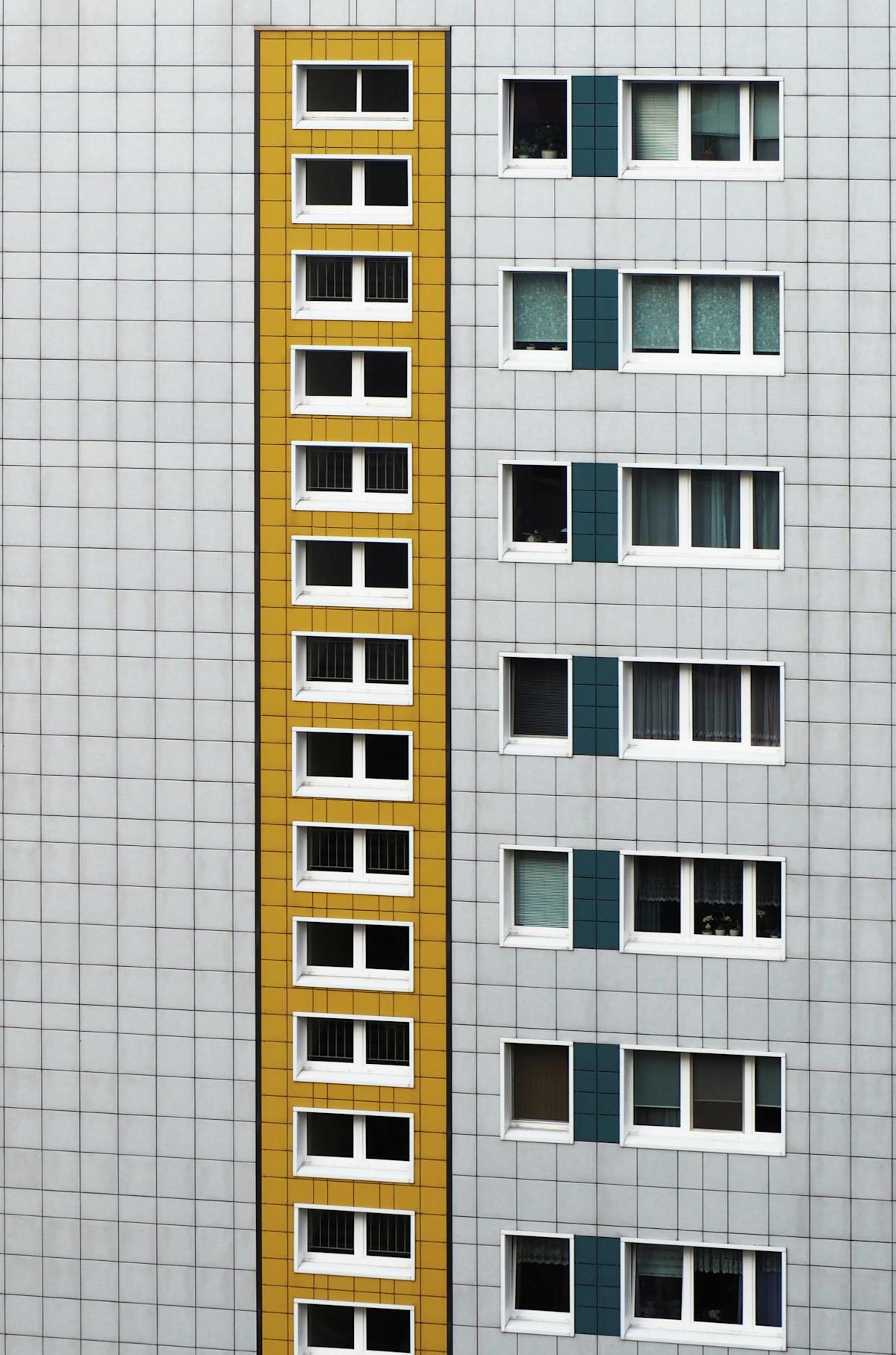 Close-up of snooker balls racked up on a green table before break-off