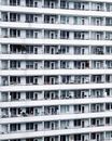 这栋带阳台的当代公寓大楼，展现了柏林的城市生活