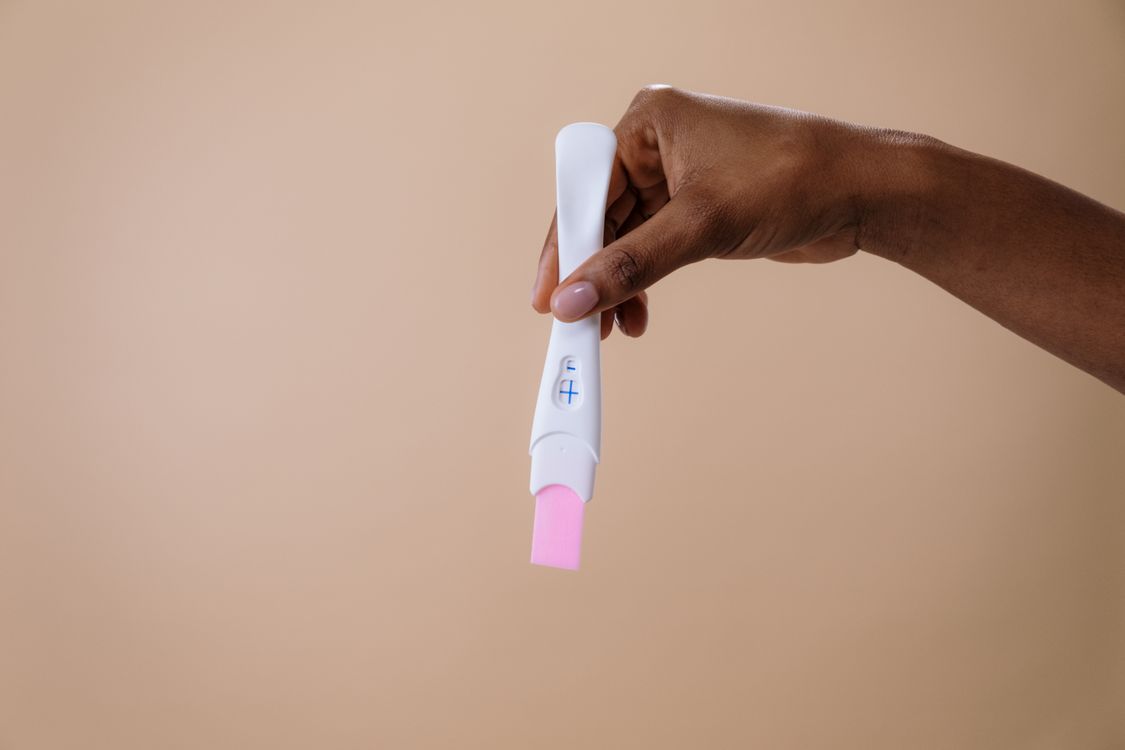 Pregnancy Week 6: Symptoms, Baby Size & What to Expect