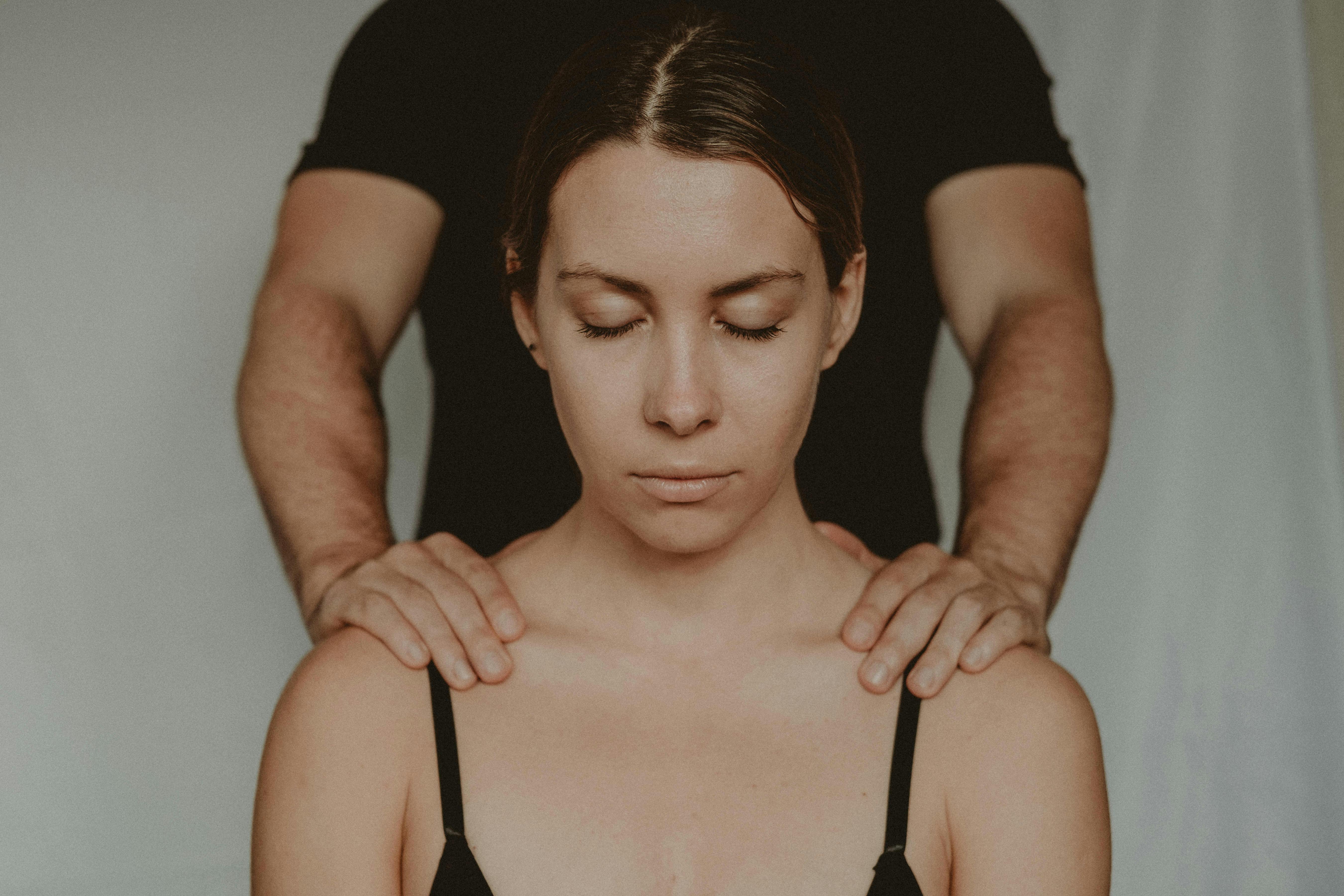 Gratuit Femme En Haut Noir à Bretelles Spaghetti Photos