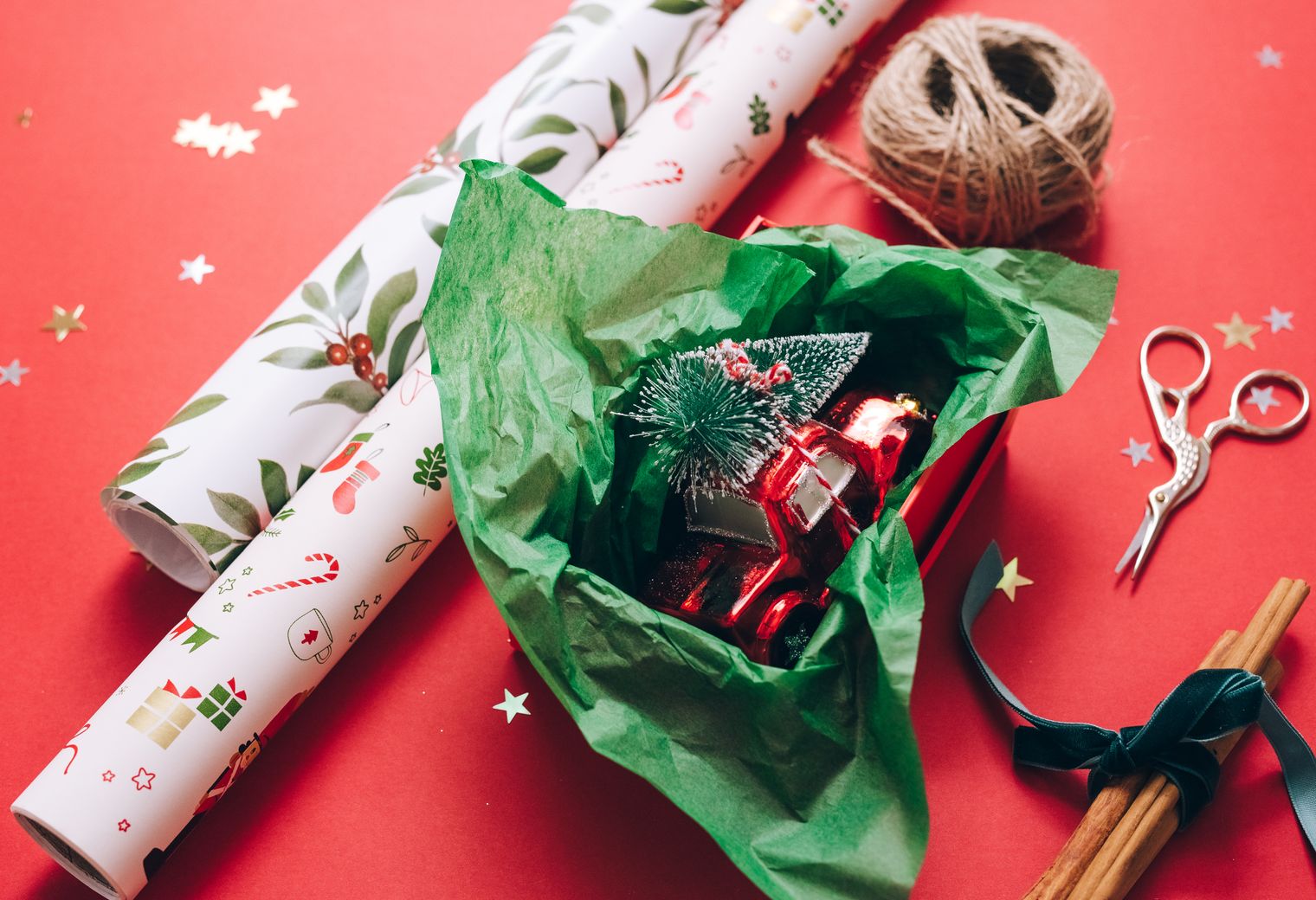 Rhu — professional packers wrapping and boxing belongings