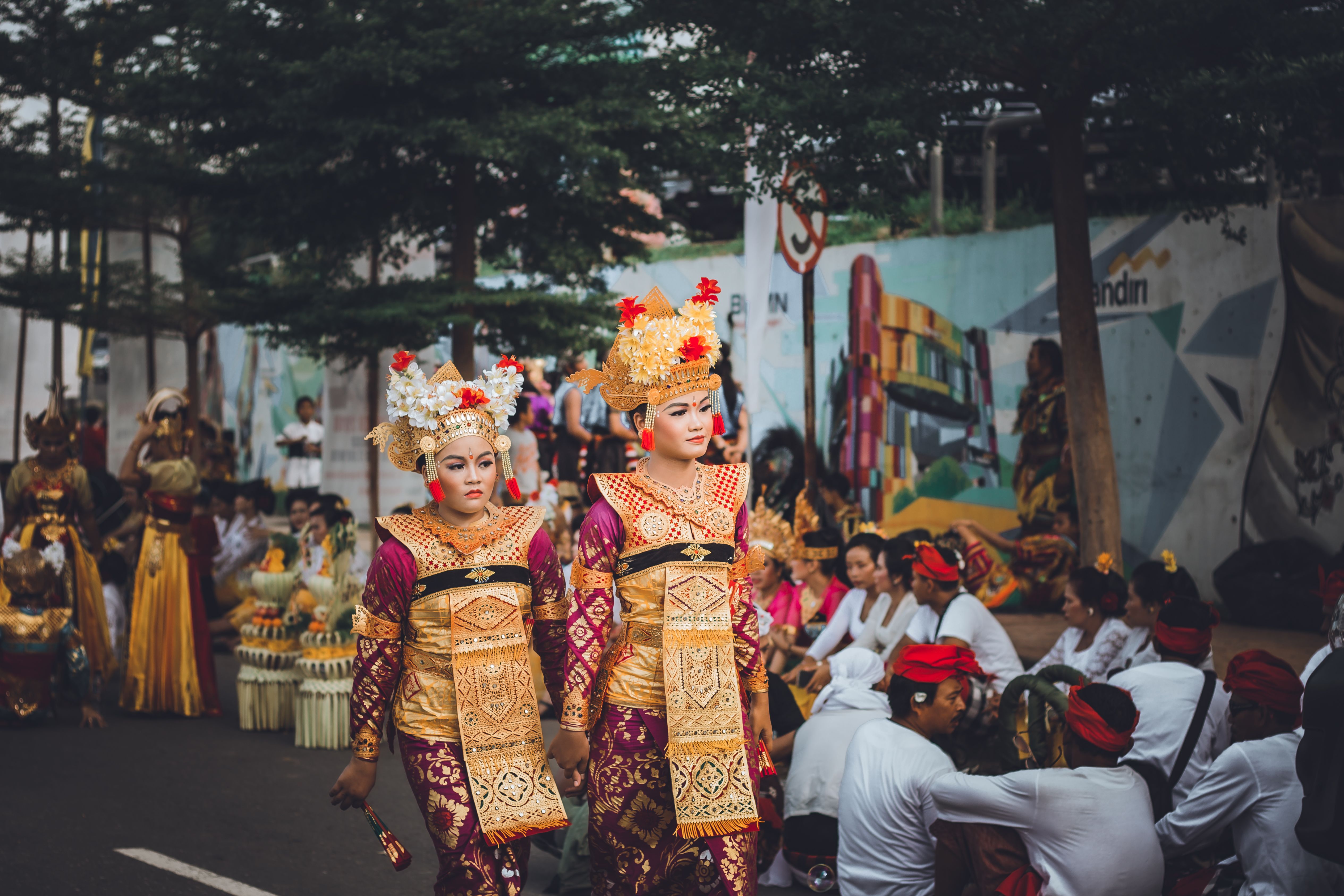 Tradisi Makan Berdagang dan Tarian Zapin: Identitas Budaya Melayu di Rokan Hulu