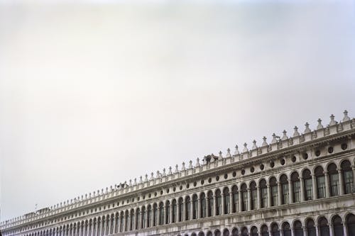 Archs and Columns in Building