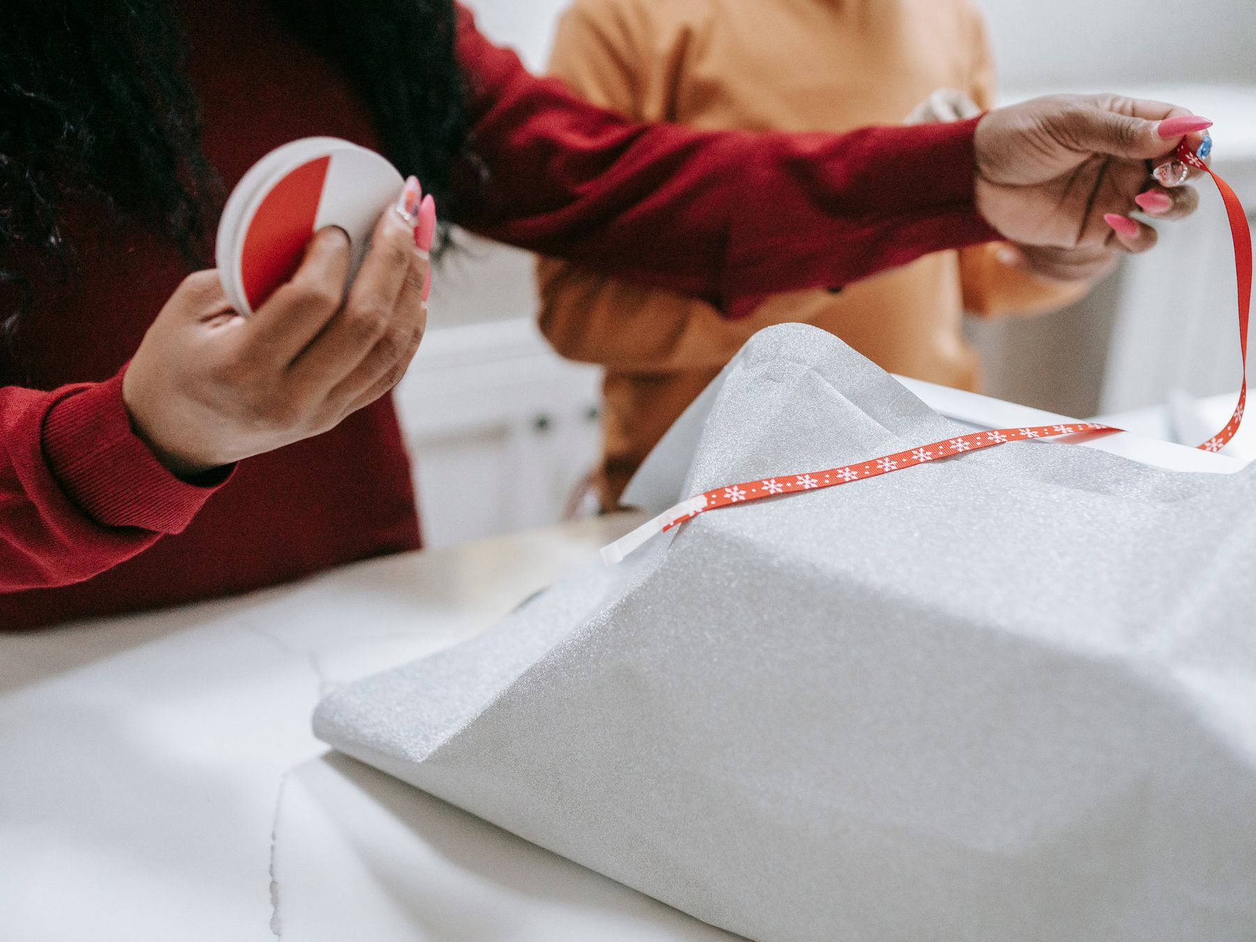 Coldharbour — professional packers wrapping and boxing belongings