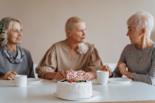 old people eating cake