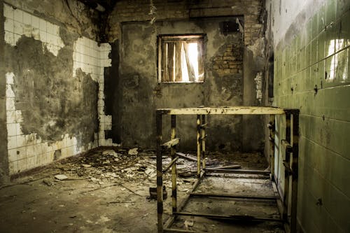 Free Creepy Abandoned Hospital Room Stock Photo
