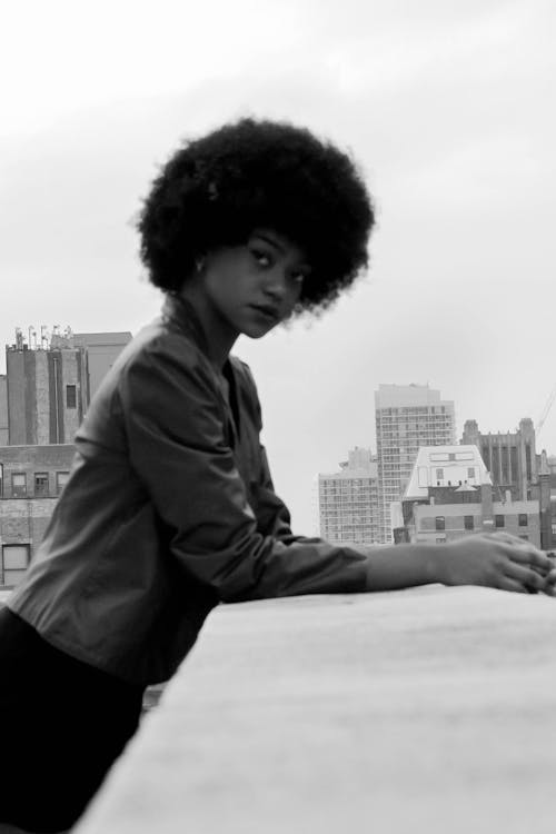 Veterinário examinando um cachorro