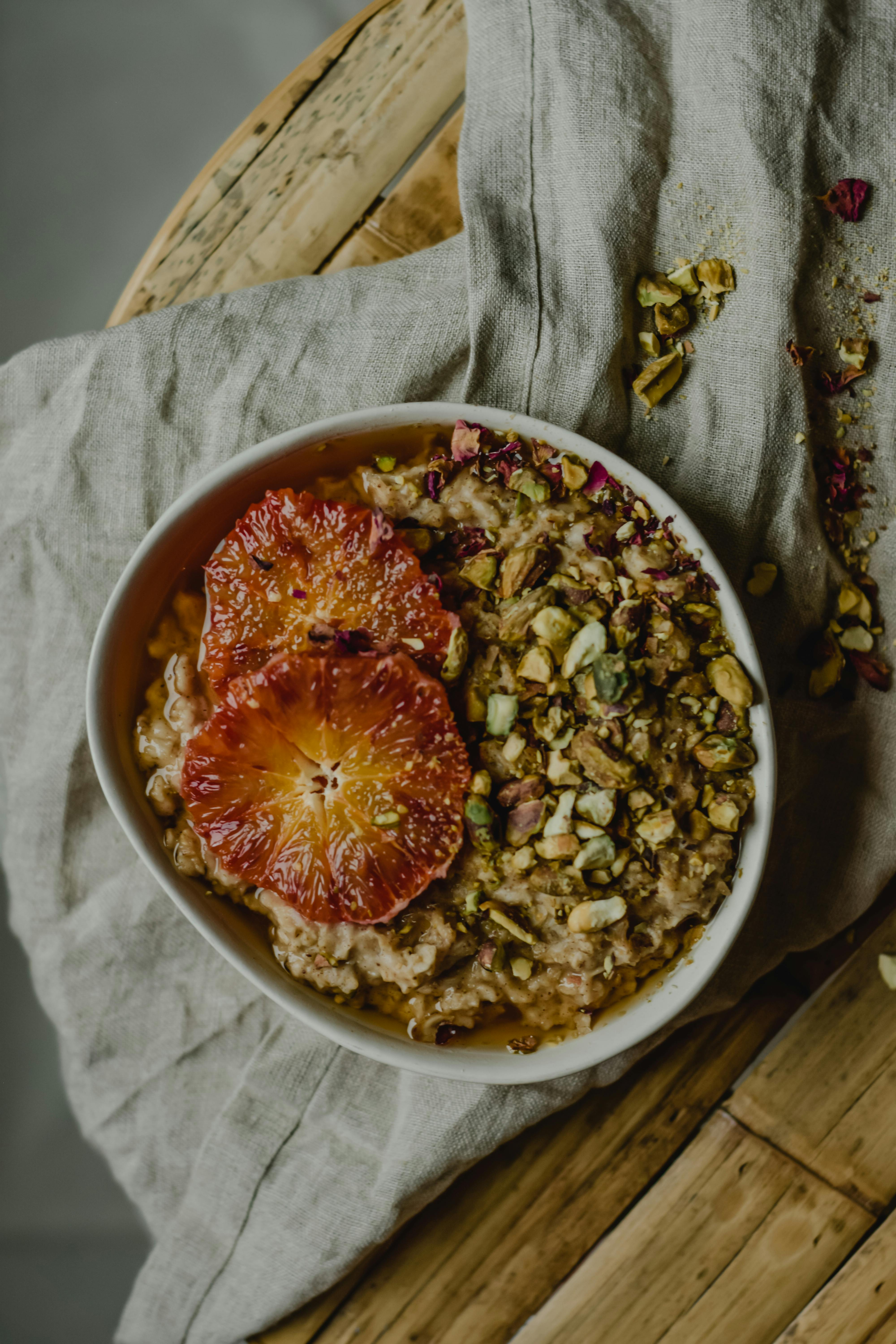 What is the difference between porridge and oatmeal?