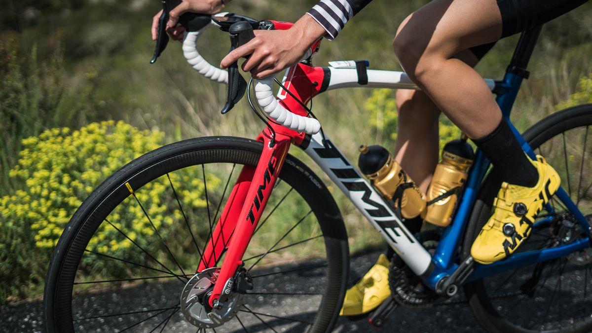 Cyclist creating lifestyle content