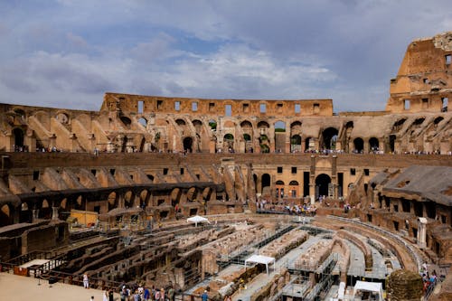 Kostenloses Stock Foto zu antike römische architektur, blauer himmel, colosseum