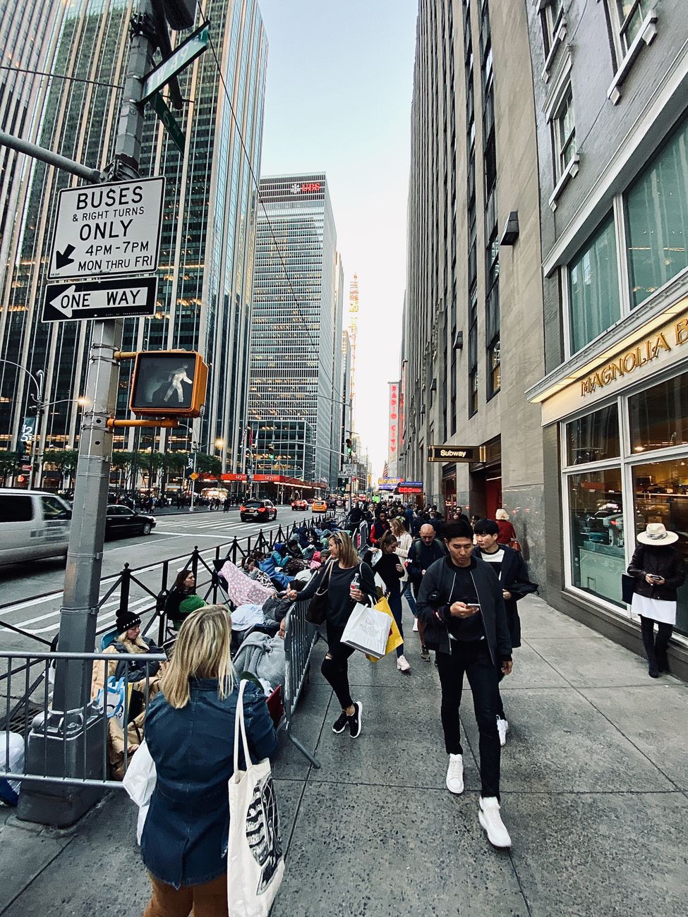 Taylor Swift a Travis Kelce: Svadobná horúčka v Madison Square Garden prilákala davy fanúšikov