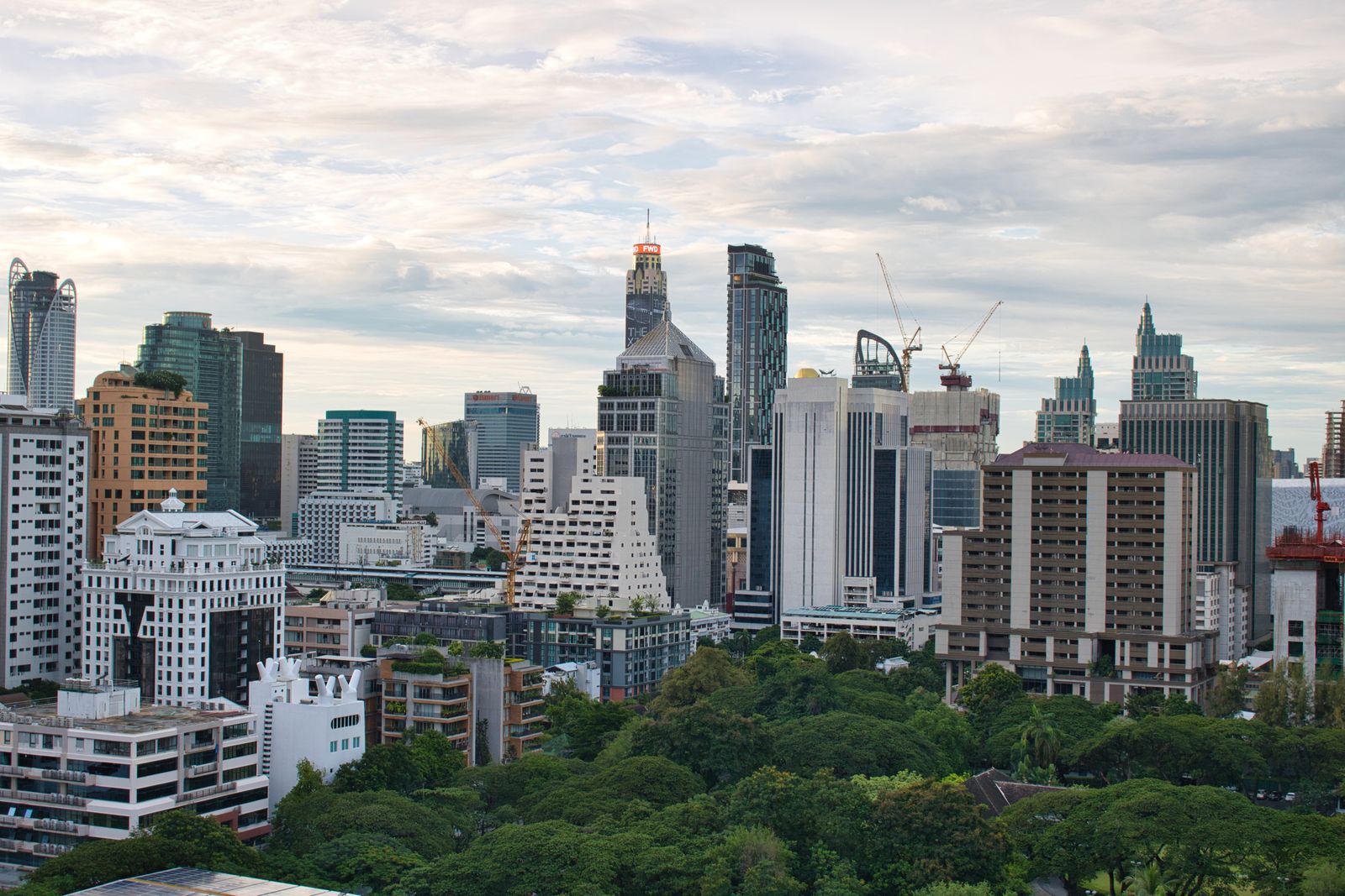 Bangkokin metrolaajennus 2026: mihin sijoittaa ennen kuin hinnat karkaavat