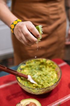 Chili au quinoa et aux haricots noirs