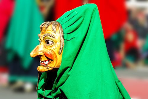 Безкоштовне стокове фото на тему «барвистий, дерев'яні маски, карнавал»