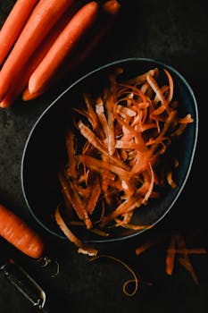 Cucumber, with peel, raw