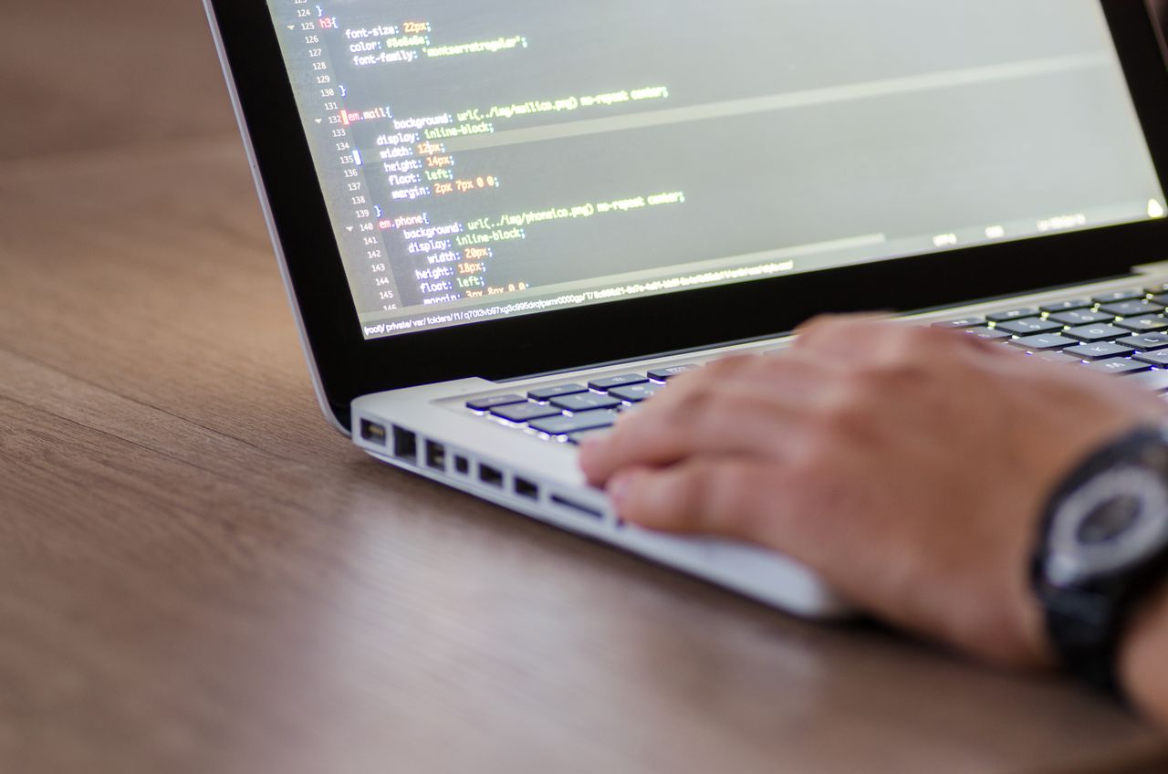 Scegliere la piattaforma giusta per il sito web nel 2026: WordPress, Shopify o Webflow