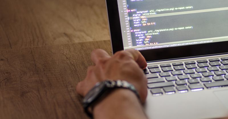 NodeJS JavaScript : comprendre le duo qui fait tourner le web moderne