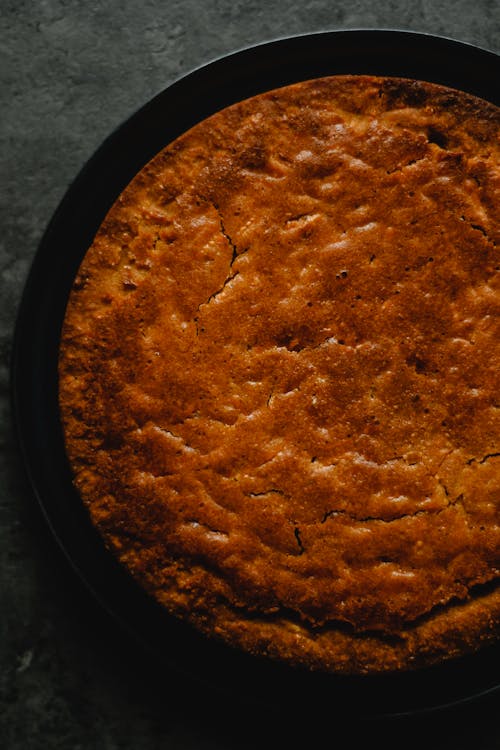 Torta Di Brown Sulla Banda Nera