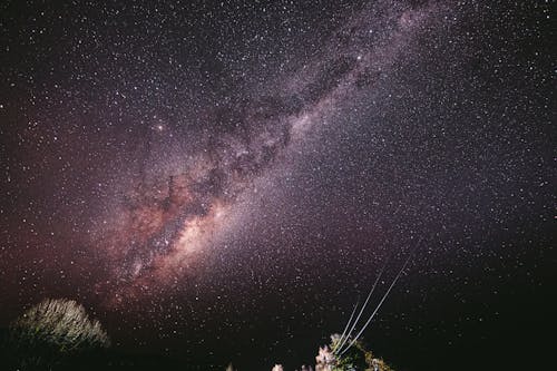 Étoiles Blanches Et Noires Dans Le Ciel