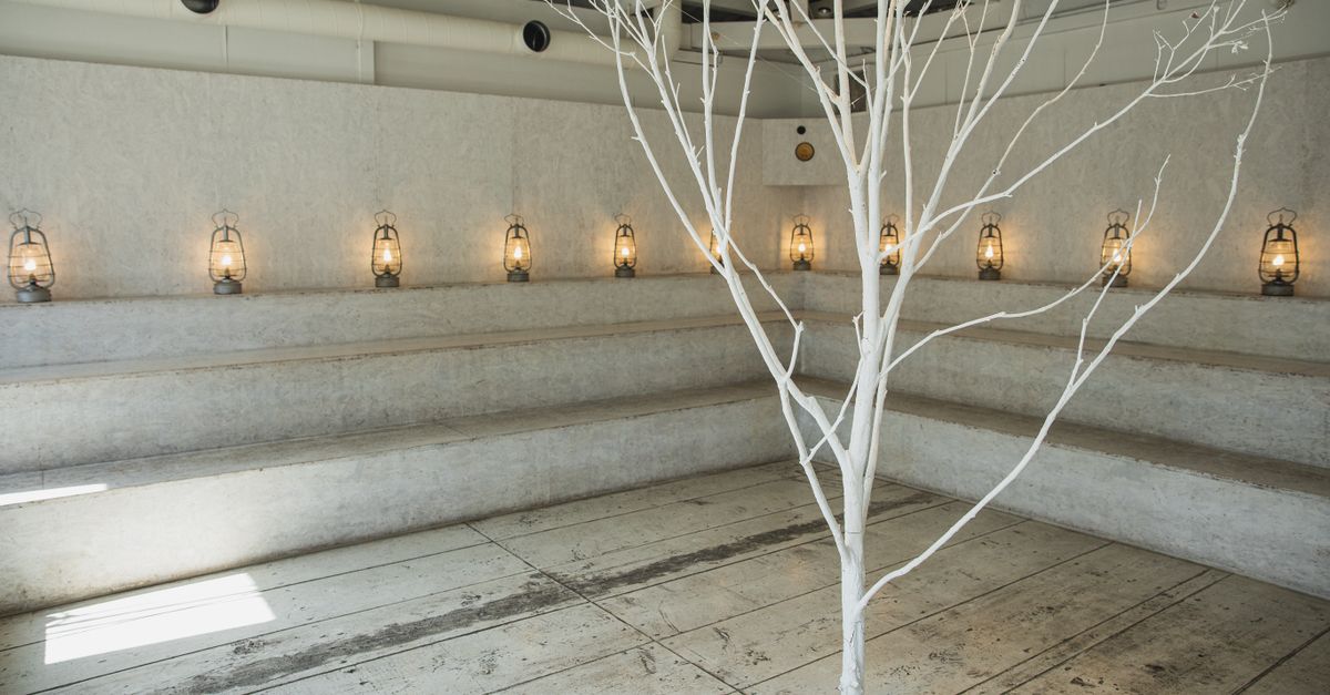 Creative light hall in modern building · Free Stock Photo