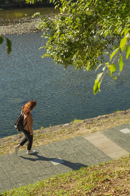 104. Gaya Casual Wanita untuk Jalan-Jalan ke Taman 104. Gaya Casual Wanita untuk Jalan-Jalan ke Taman