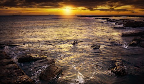 Immagine gratuita di costa rocciosa, drammatico, fotografia della natura