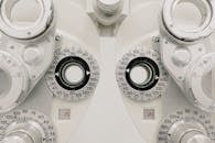 Optical equipment for testing vision