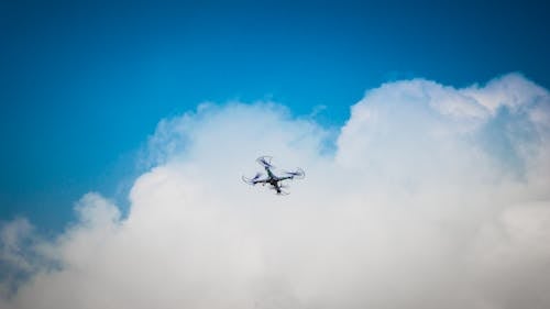 Terbang Drone Hitam