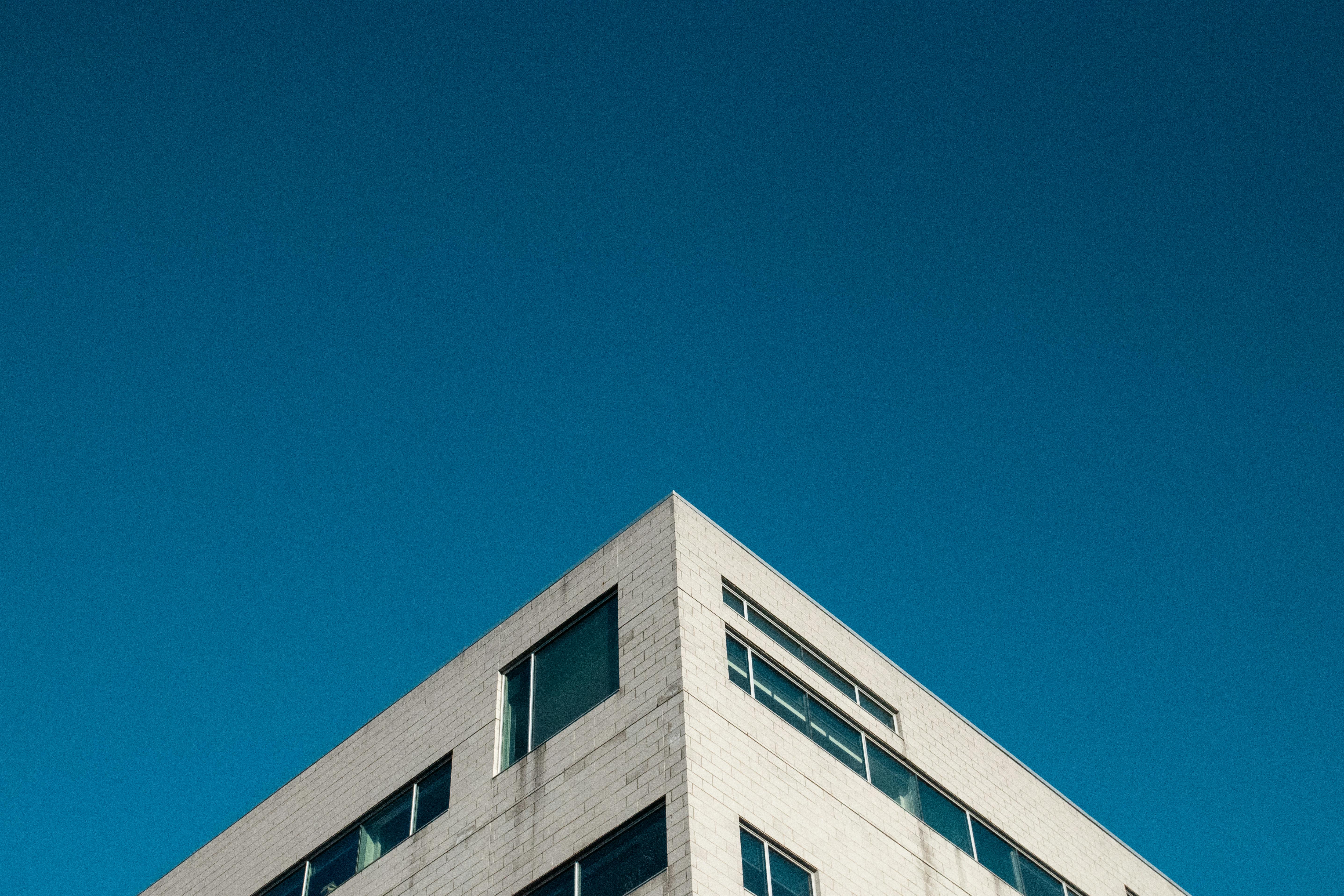 Zadarmo Fotobanka s bezplatnými fotkami na tému administratívna budova, architektonický dizajn, architektonický prvok Fotka z fotobanky