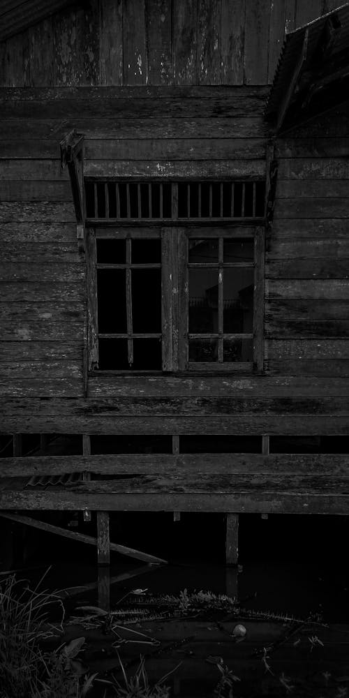 Free stock photo of abandoned, abandoned house, black amp white
