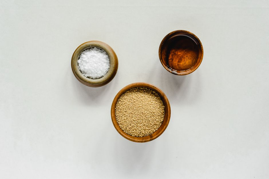 The Home Cook's Guide to Nut Oils: Mastering Toasted Sesame, Walnut, and Hazelnut Oils for Finishing Dishes