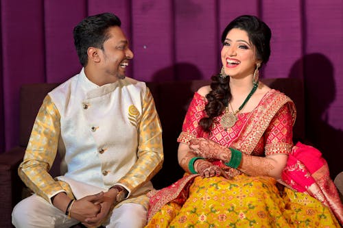 Безкоштовне стокове фото на тему «весілля, весільна сукня, індійська пара»