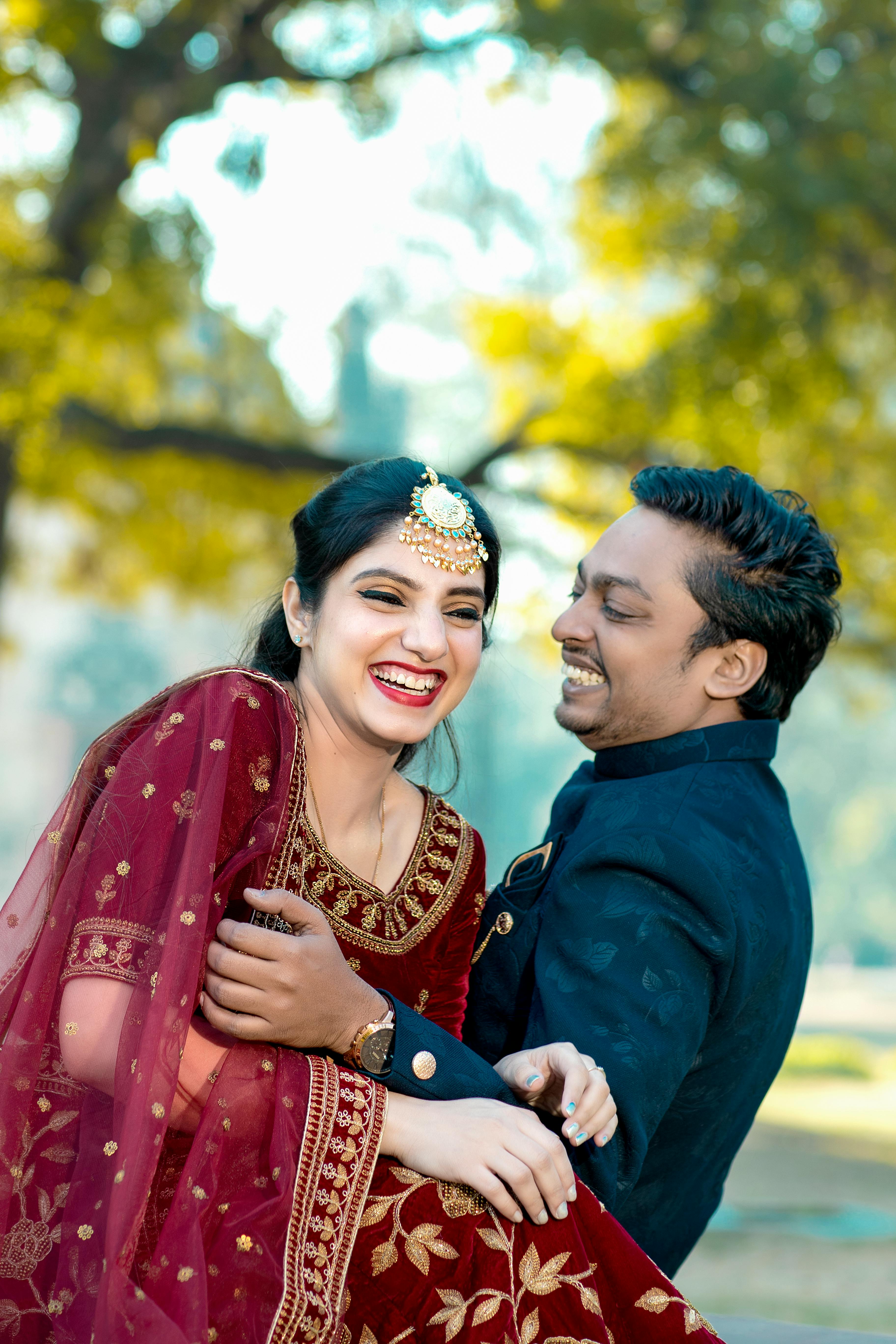 Pin by Dreaming Loud | Mom Fashion-li on Indian Lehengas and half sarees | Indian  wedding photography couples, Bridal photography poses, Wedding couple poses  photography