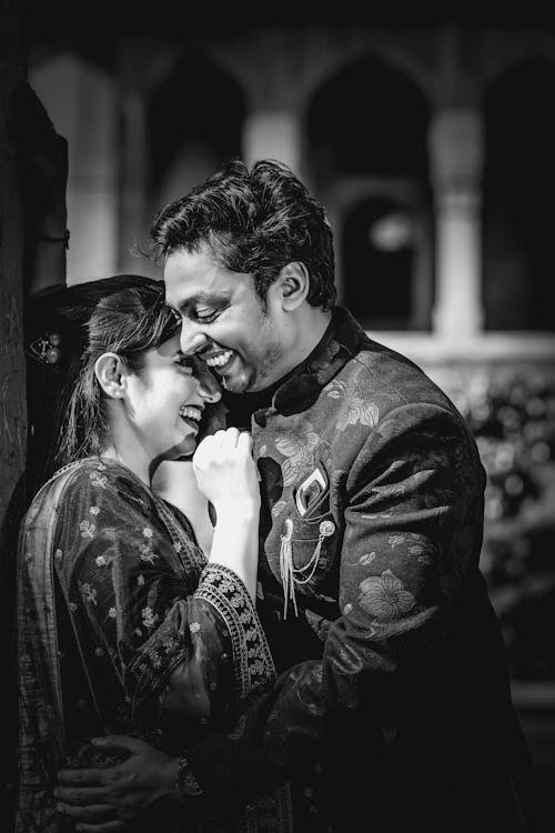 Kostnadsfri bild av gråskale, indiska paret, kärlek
