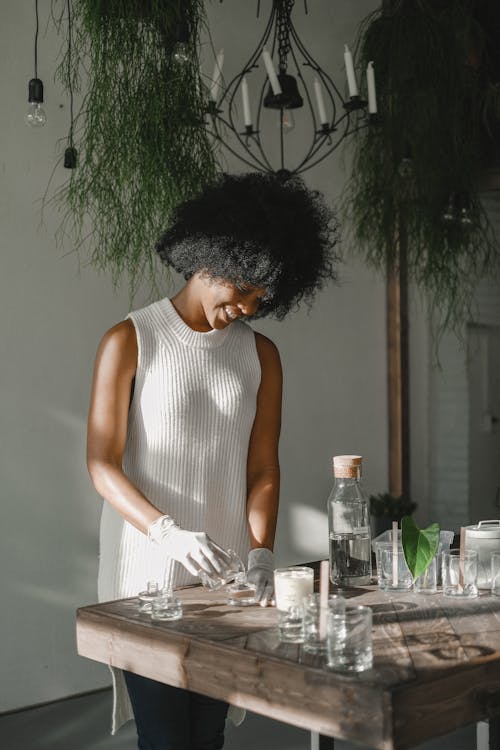 Kostenloses Stock Foto zu afroamerikaner-frau, aroma, aromatherapie