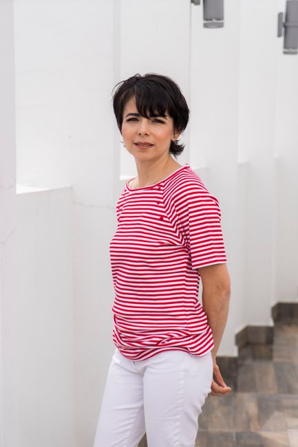 Marinière rouge et jean blanc, tenue toute simple mais elle marche toujours ❤️
#styledujour #red #tshirt #jeans