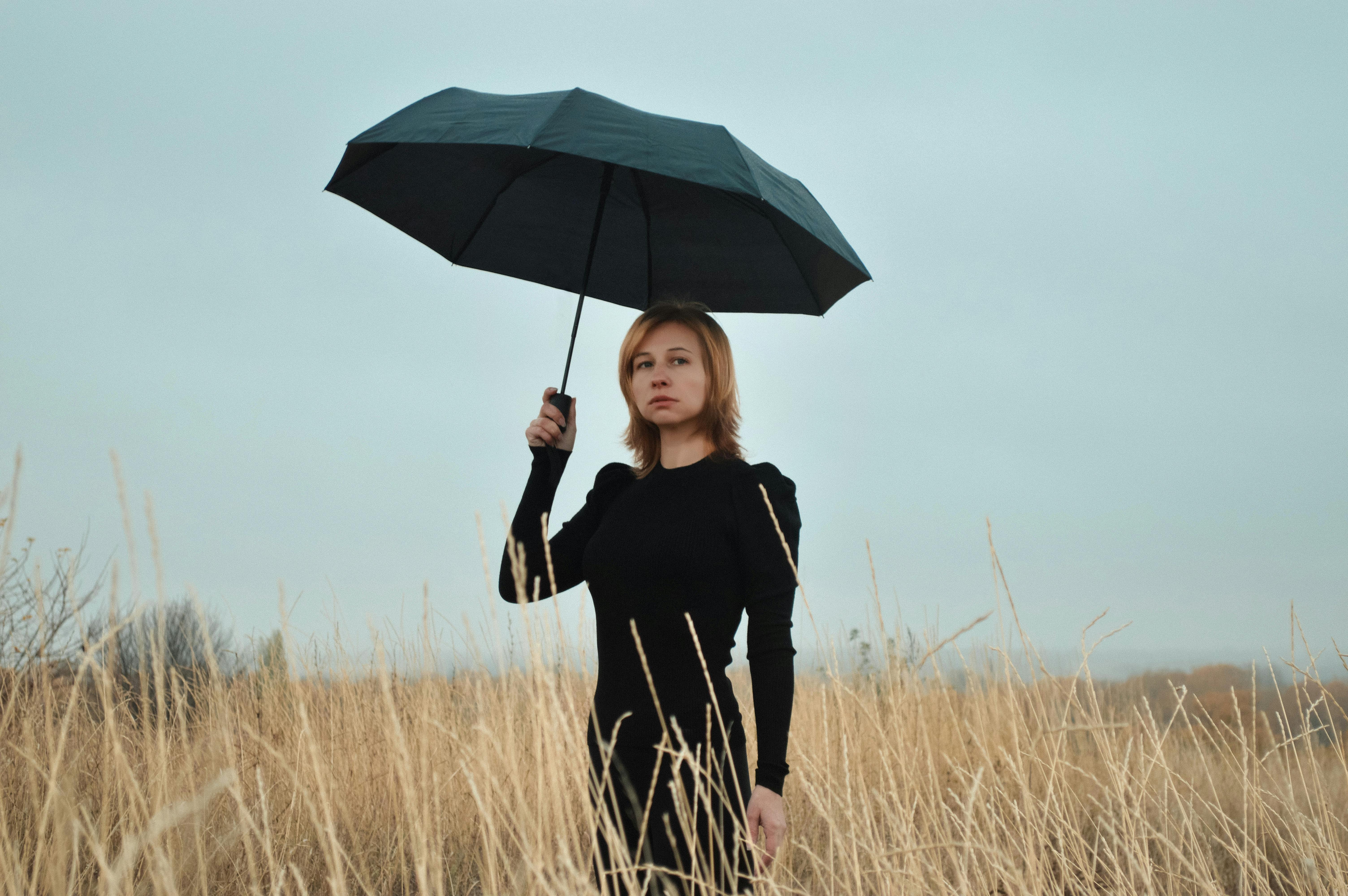 Iowa widow claims premium-financed IUL plan jeopardized family farm - Insurance News — Photo by Vika Glitter on Pexels