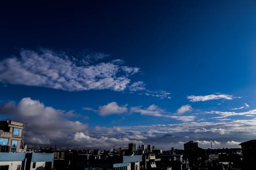 Foto d'estoc gratuïta de bell cel, blau fosc, cel cinematogràfic