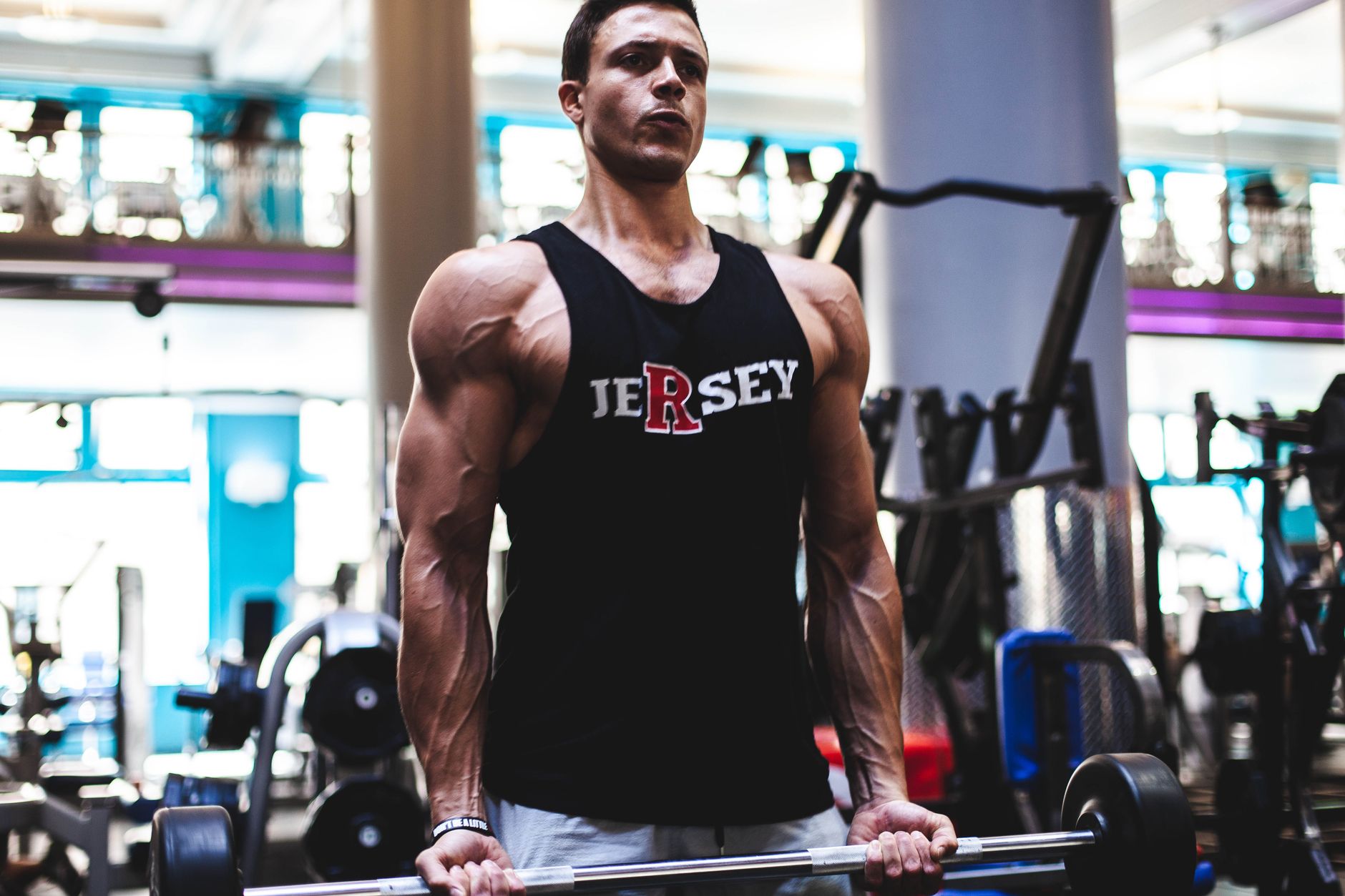 Meilleur exercice biceps : le classement par la science