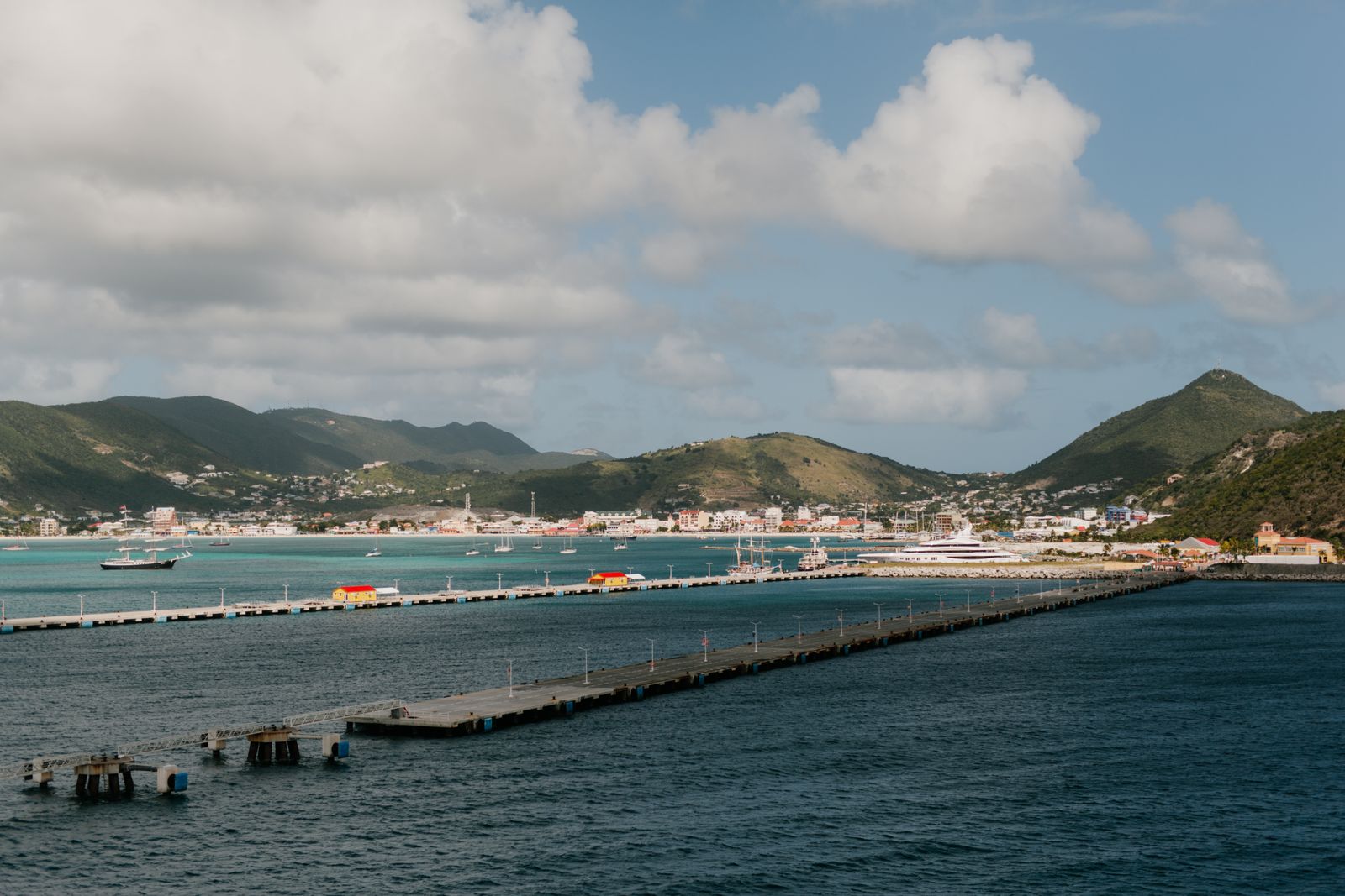 Sint Maarten travel guide