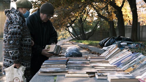 Kostenloses Stock Foto zu alte bücher, bücher, flohmarkt