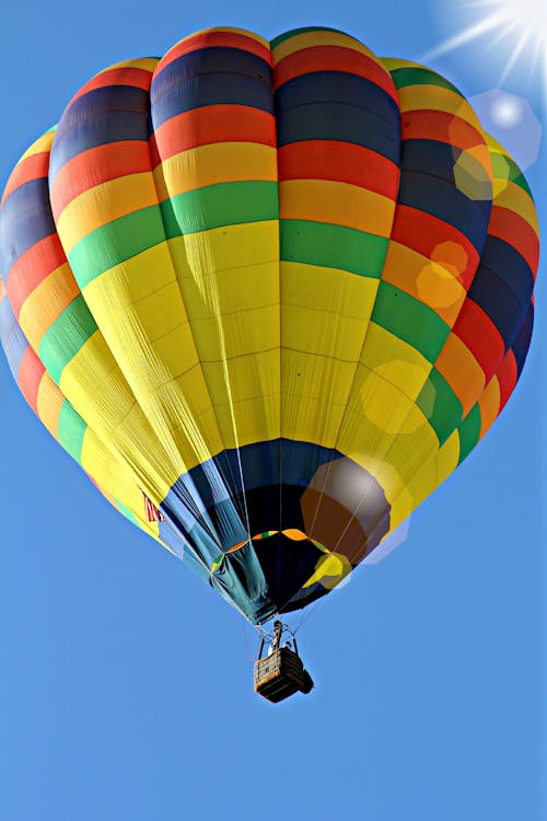 Kostenlos Gelbblauer Heißluftballon Stock-Foto