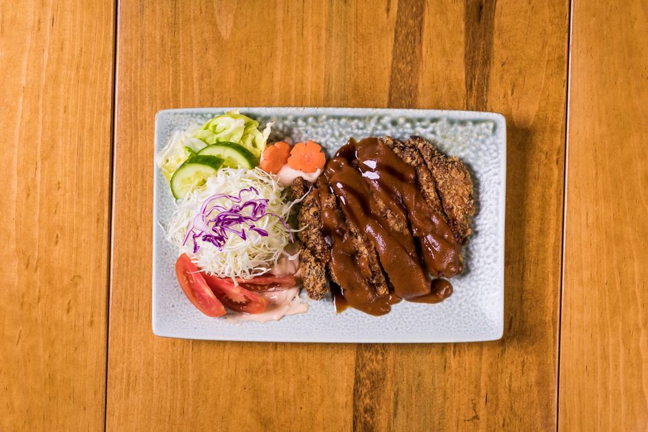 Variasi Tonkatsu: Lebih dari Sekadar Daging Babi Goreng Variasi Tonkatsu: Lebih dari Sekadar Daging Babi Goreng