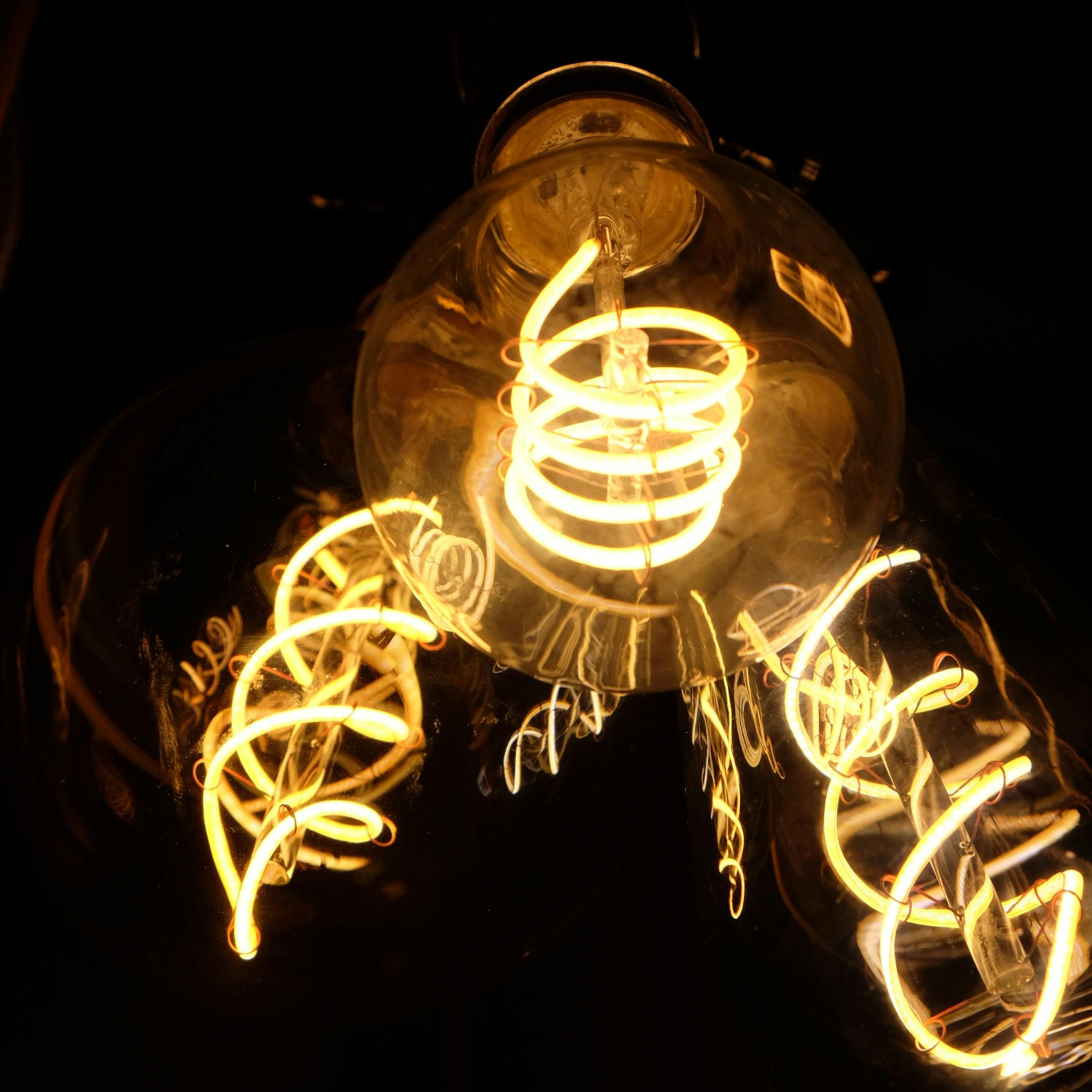 Free stock photo of Vintage filament LED light bulbs