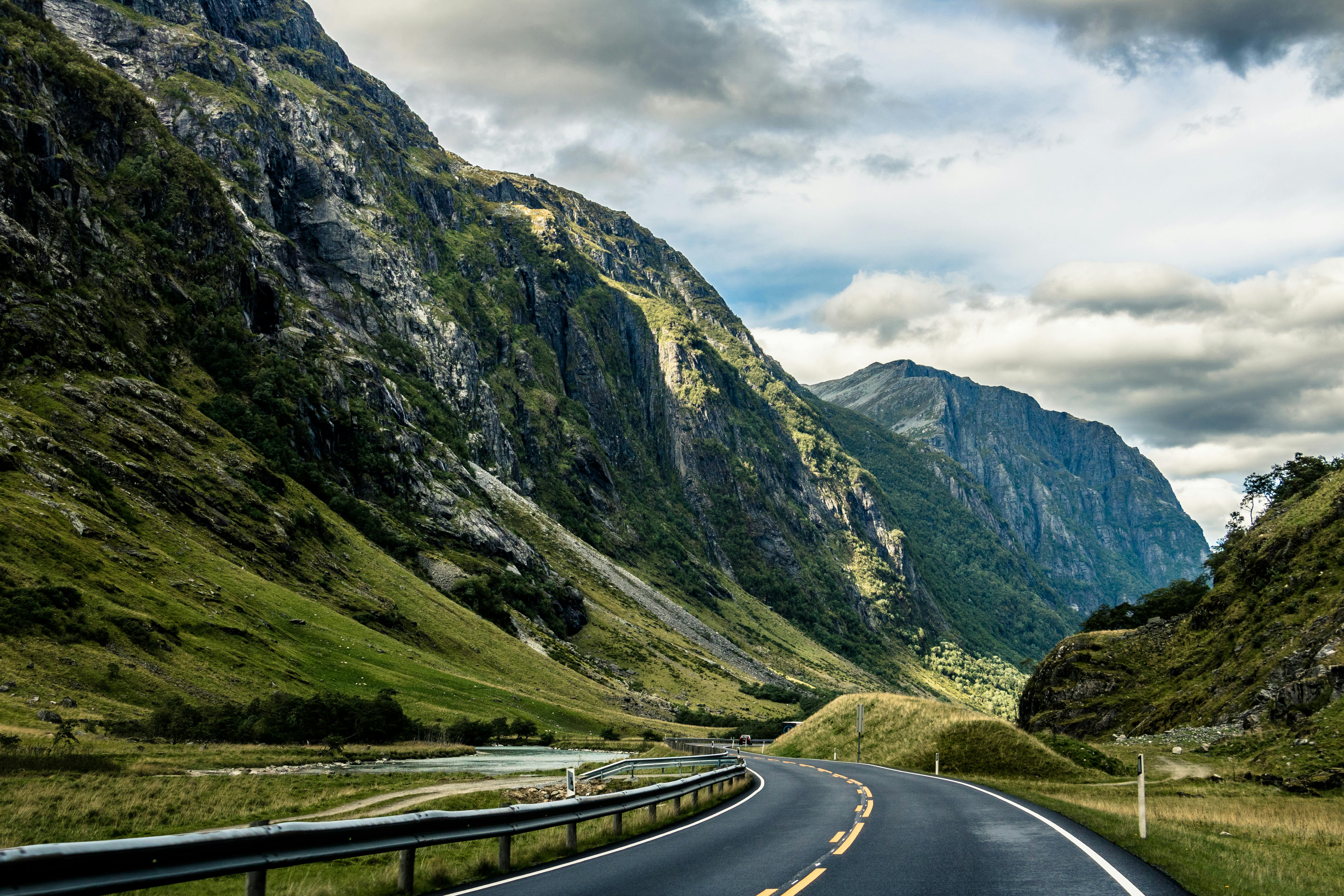 Mountain Road Photos, Download The BEST Free Mountain Road Stock Photos &  HD Images