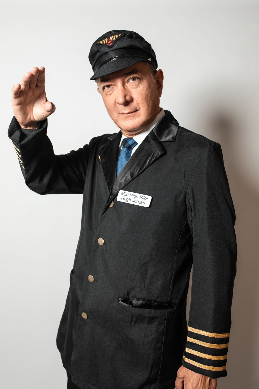 Hombre De Abrigo Negro Y Sombrero Negro · Foto de stock gratuita