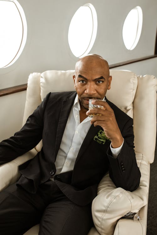Ingyenes stockfotó afro-amerikai férfi, alkohol, alkoholos ital témában