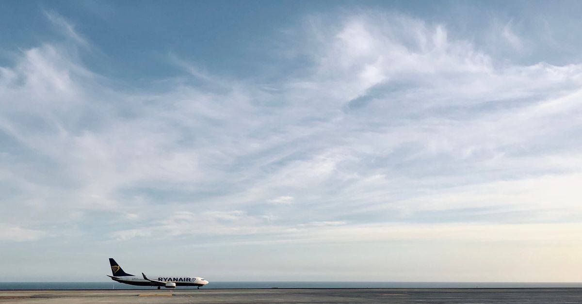 The Hidden Cost of 'Cheap' Flight Deals That Nobody Talks About (And How I Found Real Value)