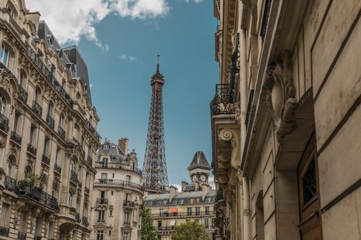 Belleville street art and local bistros — Paris